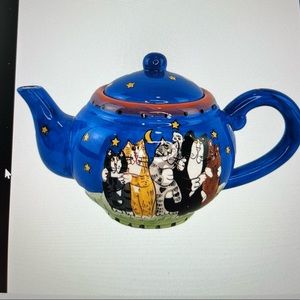 Vintage Candace Reiter 2001 catzilla 6 cup teapot.